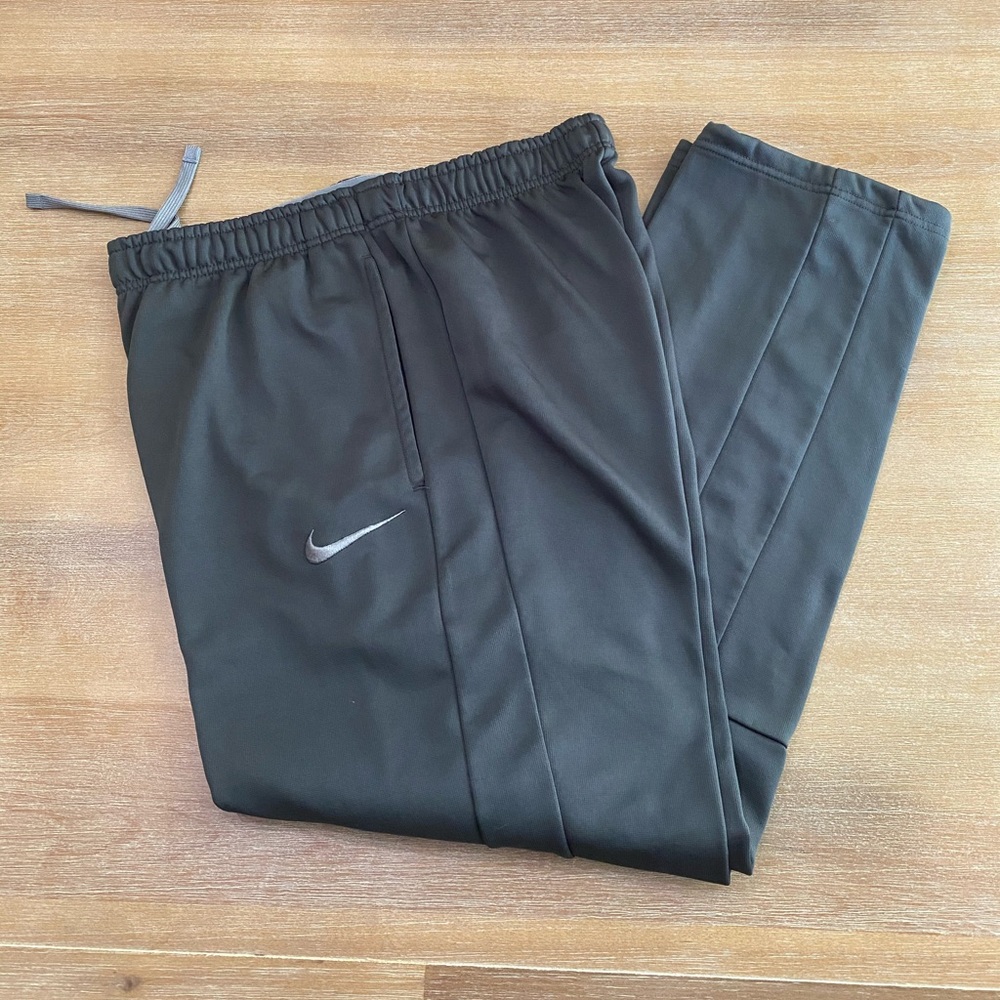 Men’s Nike Gray Training Pants Large